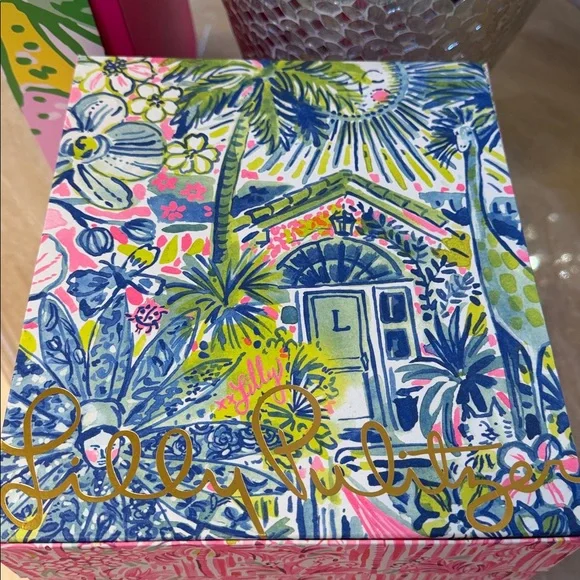 Set of 5 Lilly Pulitzer Gift Boxes - Picture 4 of 5
